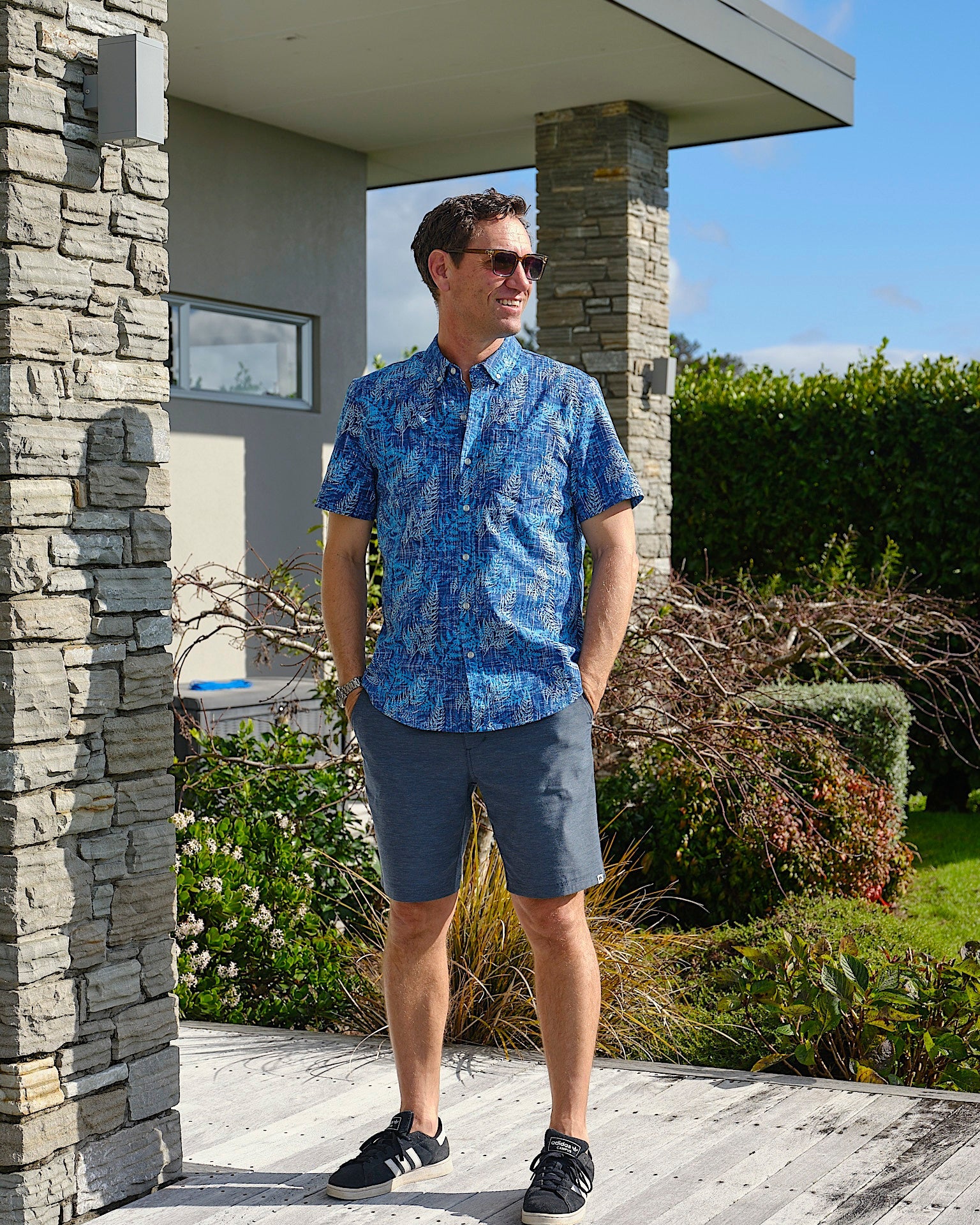 Men’s short sleeve shirt New Zealand – Kiwi Classic Blue Silver Fern print, NZ-designed smart casual menswear by Kaleo; premium wrinkle-free, easy-care style.