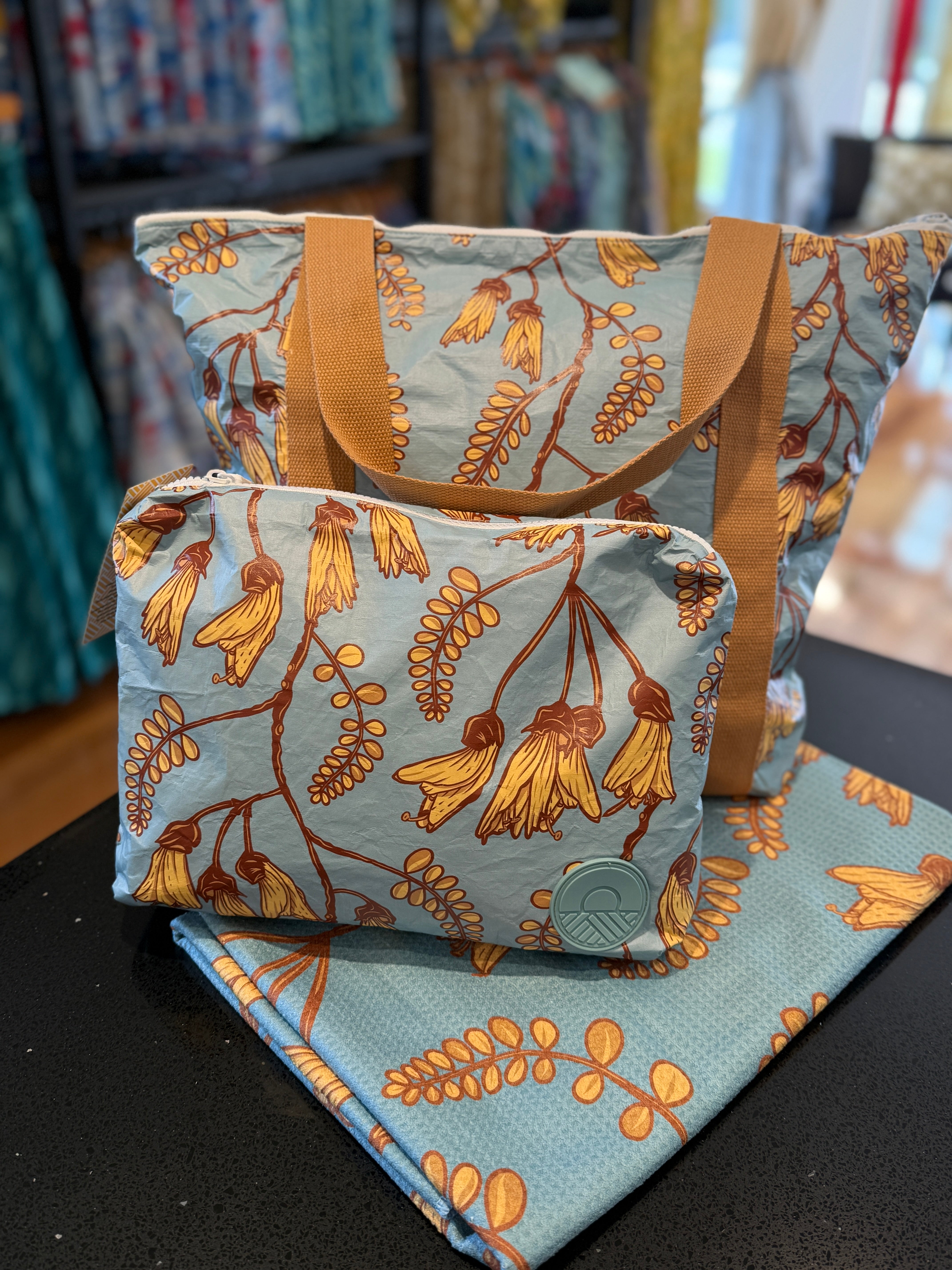 Kōwhai Splashproof Zippered Bag