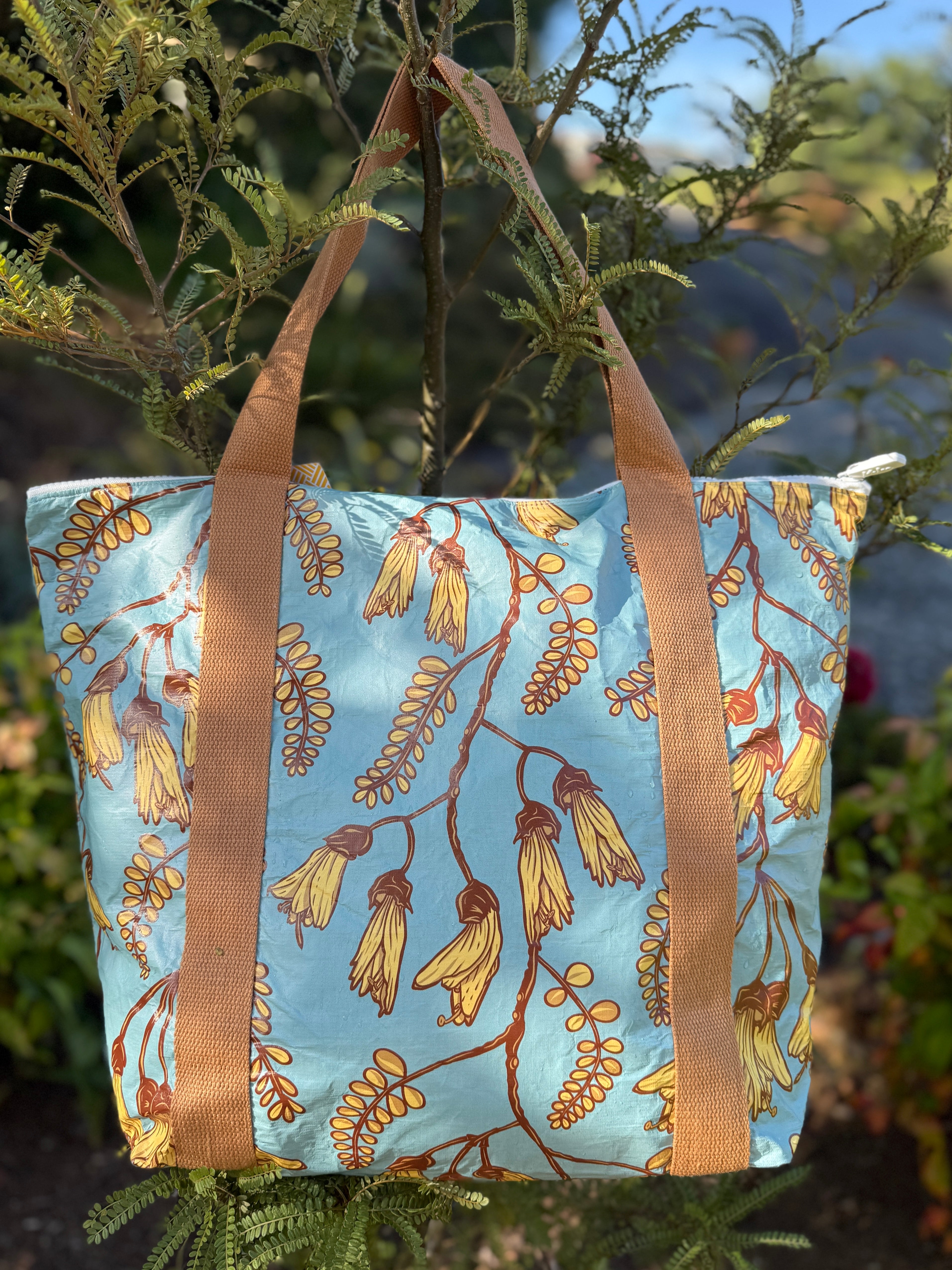 Kōwhai Splashproof Tote