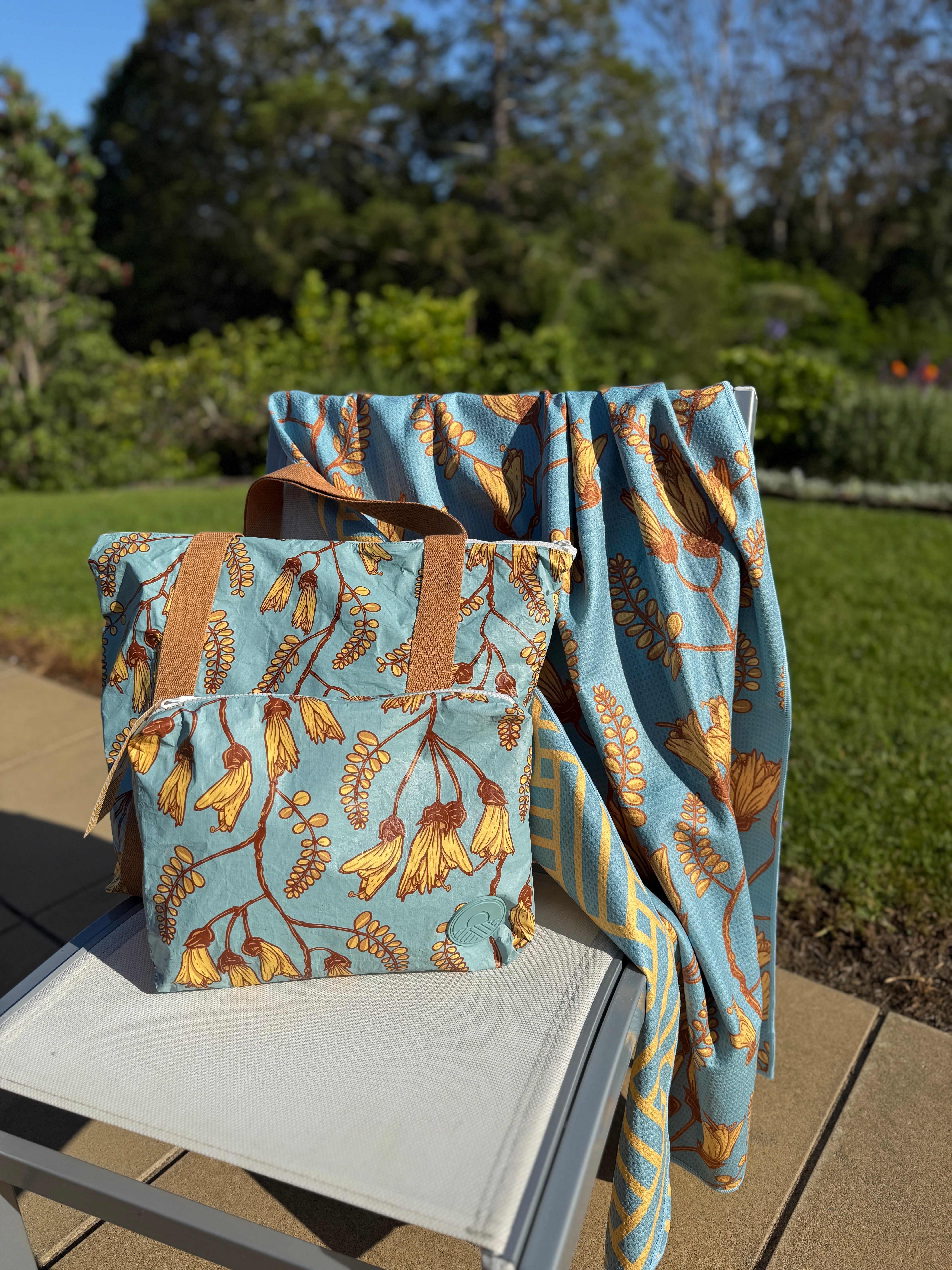 Kōwhai Splashproof Tote