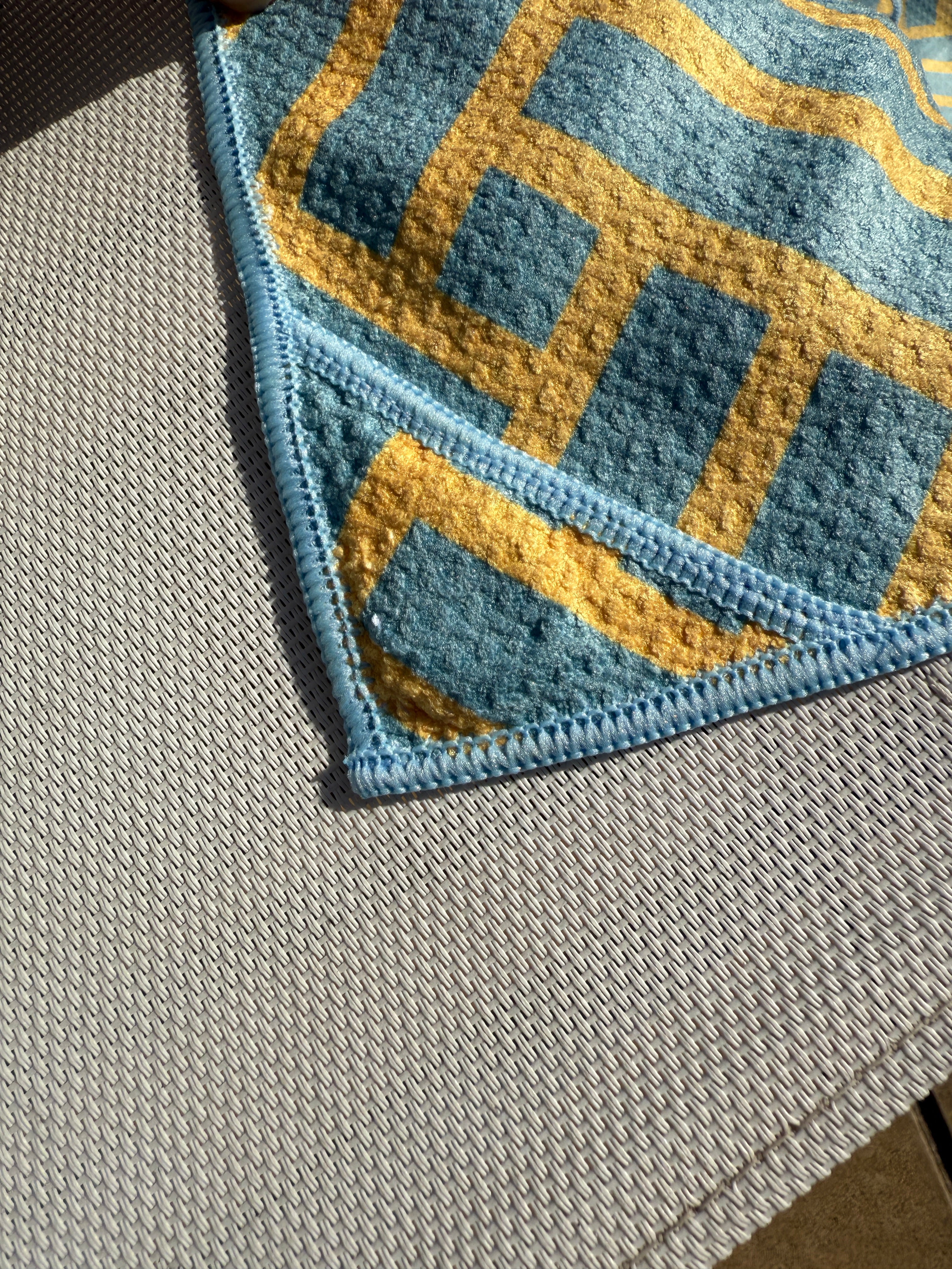 Kōwhai Beach Towel with magnets