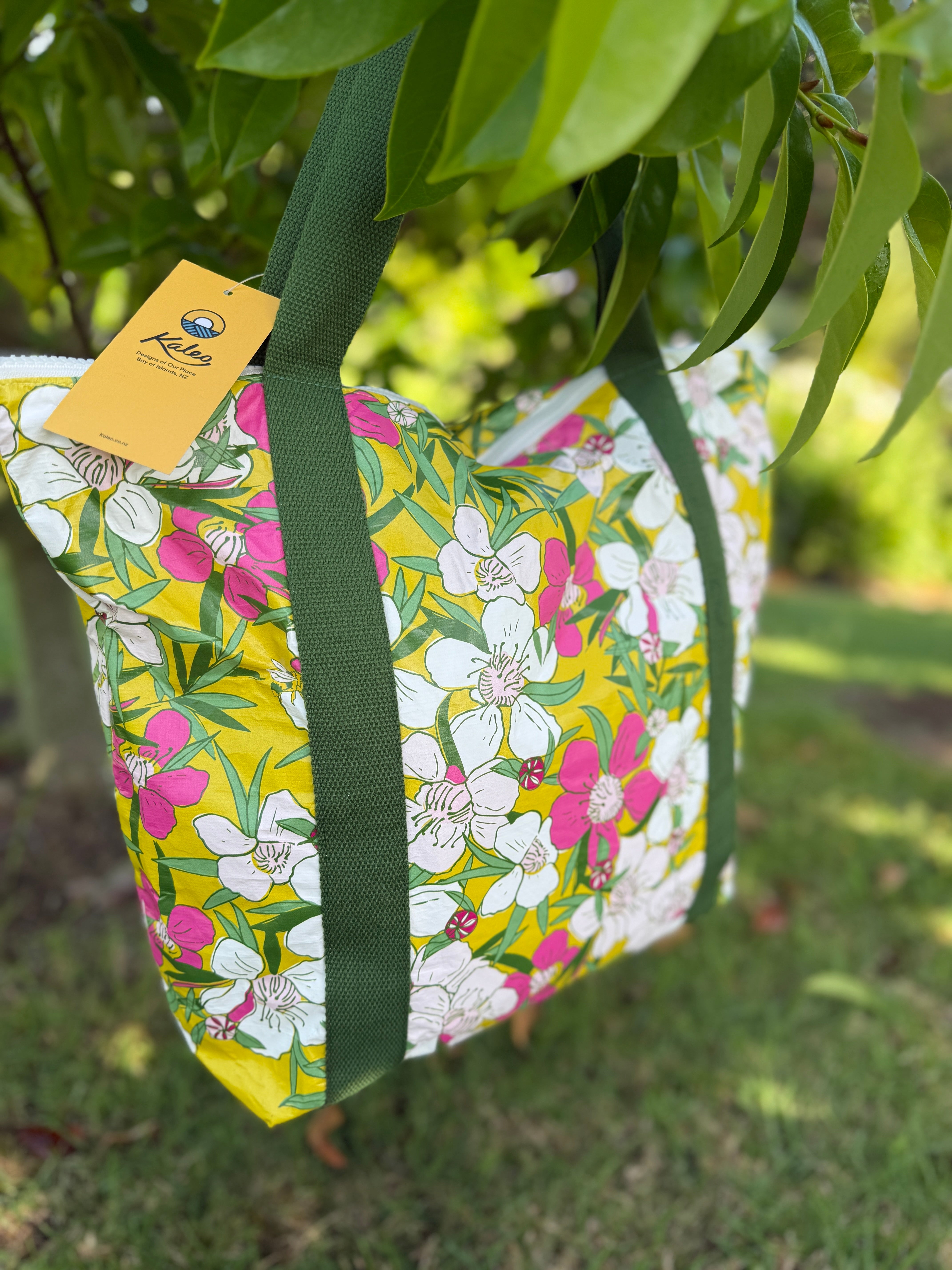 Mānuka Splashproof Tote