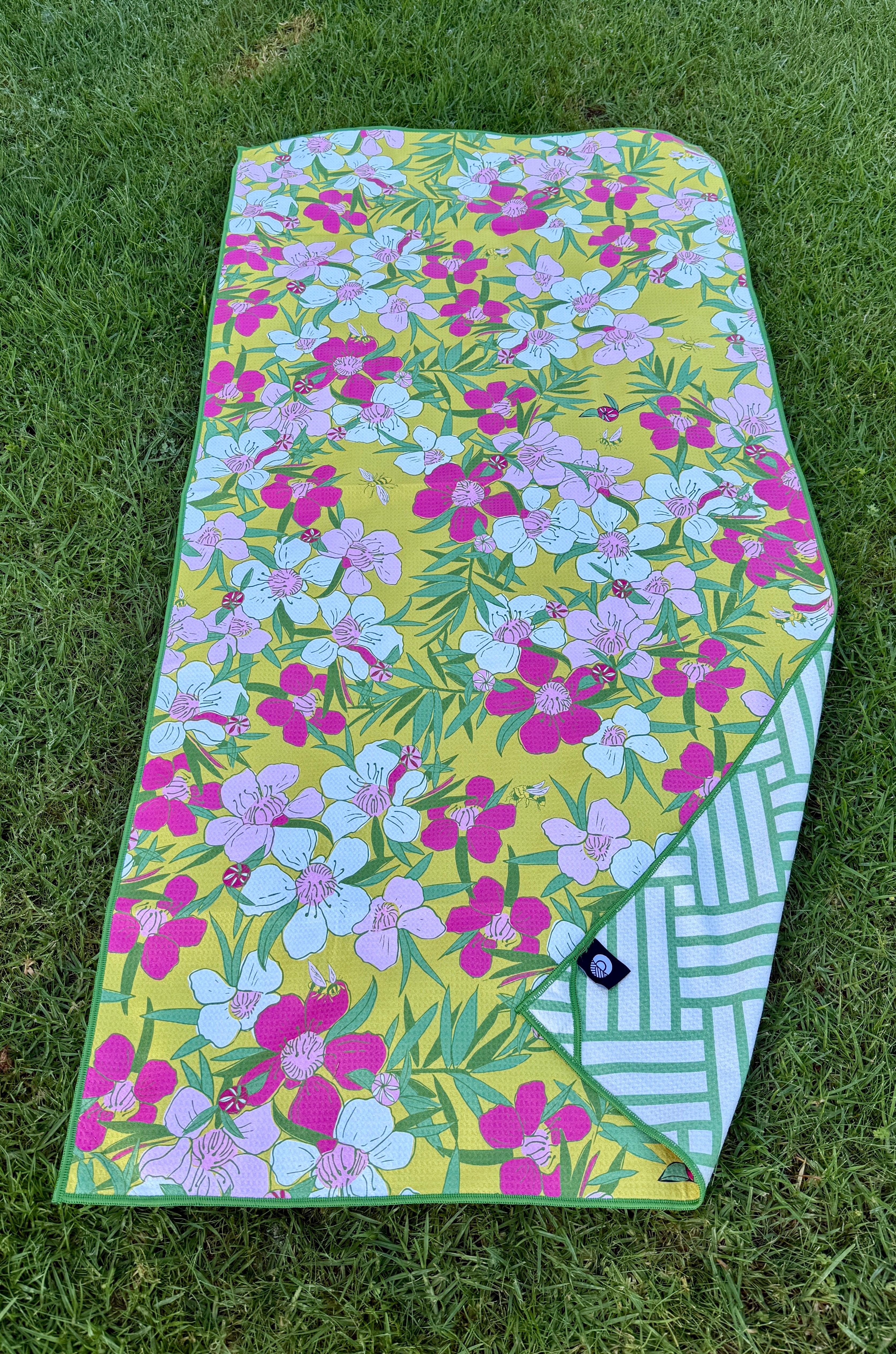 Mānuka Beach Towel with magnets