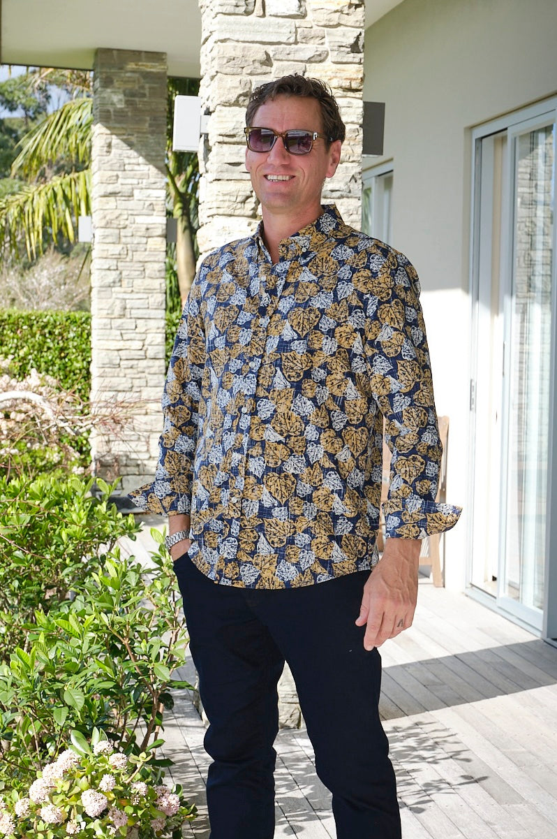 Men’s Kawakawa Kiwi Classic long sleeve shirt featuring NZ native kawakawa leaf print – stylish and breathable men’s shirt by Kaleo