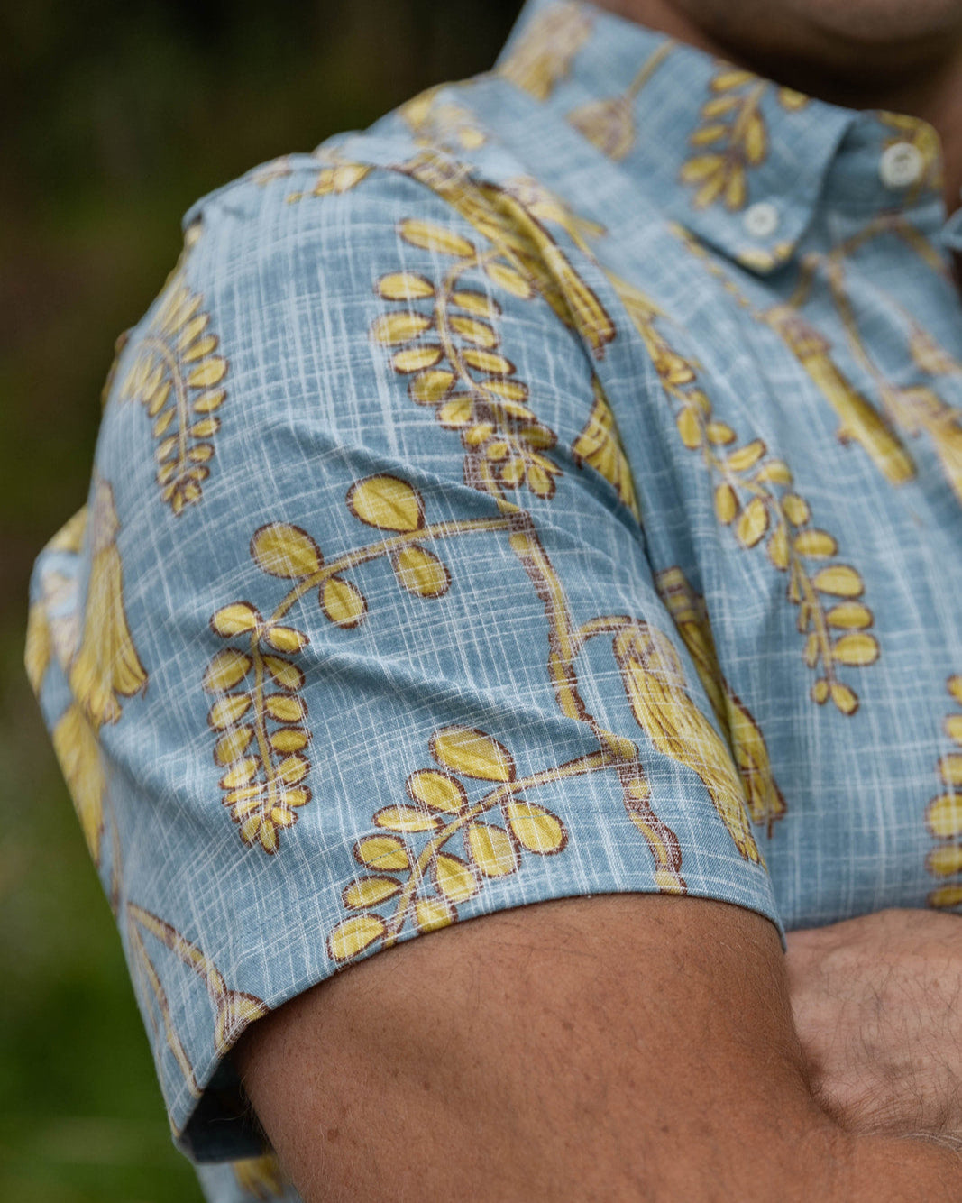 Men’s short sleeve shirt New Zealand – Kiwi Classic with Kōwhai flower print, NZ-designed smart casual menswear by Kaleo (premium, easy-care)