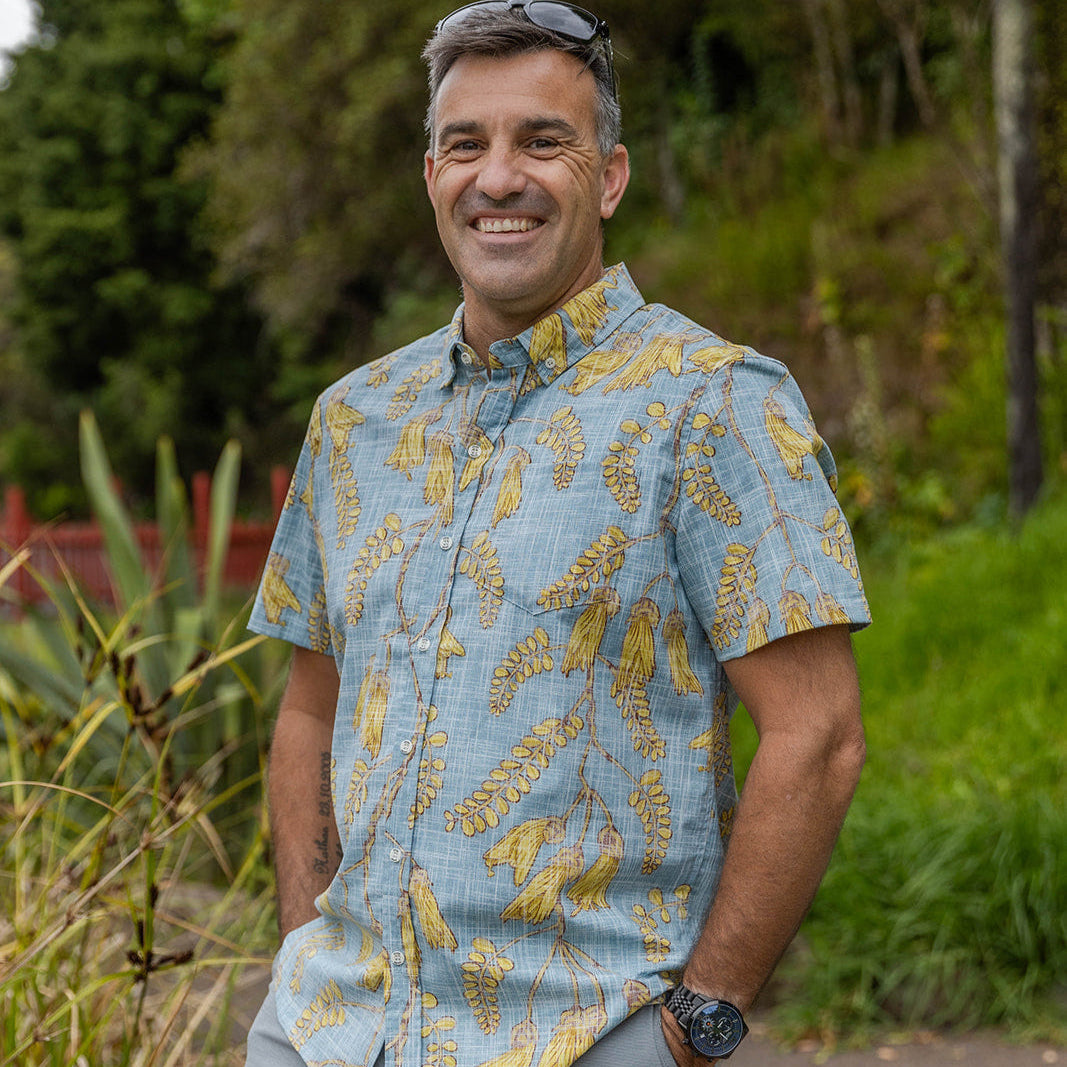 Men’s short sleeve shirt New Zealand – Kiwi Classic with Kōwhai flower print, NZ-designed smart casual menswear by Kaleo (premium, easy-care)