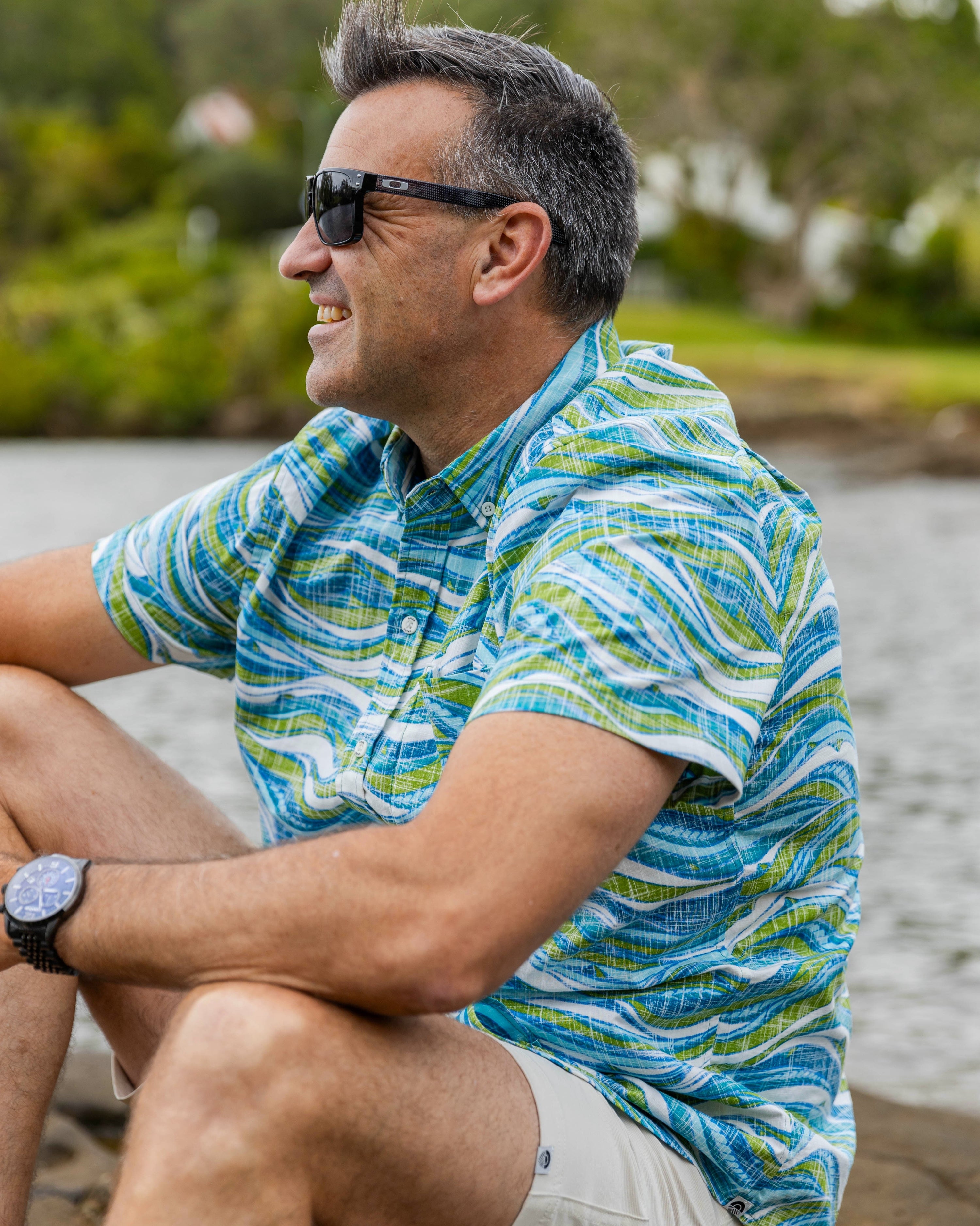 Men’s short sleeve shirt New Zealand – Kiwi Classic Rerenga wave print, NZ-designed smart casual menswear by Kaleo; premium, easy-care style