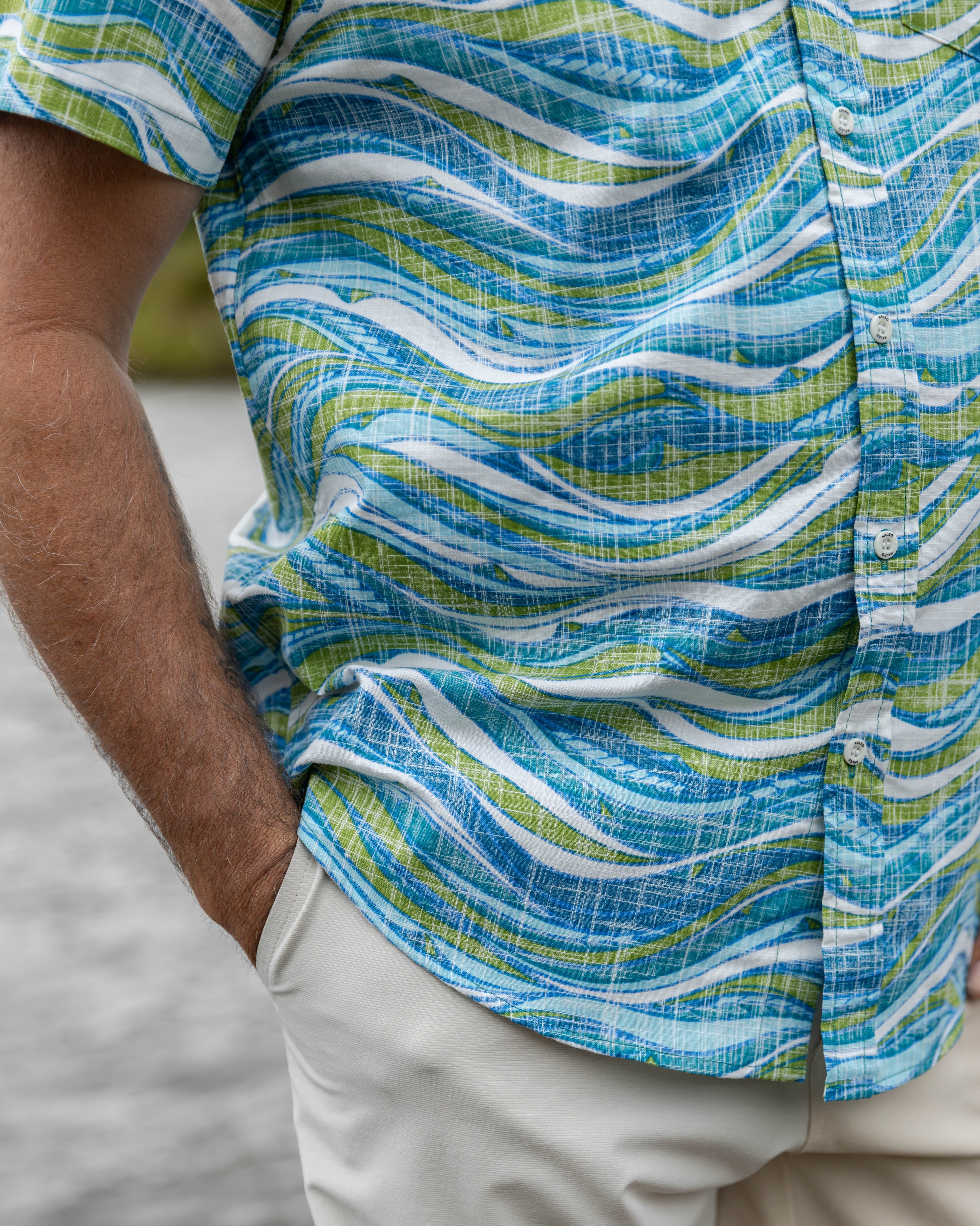 Men’s short sleeve shirt New Zealand – Kiwi Classic Rerenga wave print, NZ-designed smart casual menswear by Kaleo; premium, easy-care style