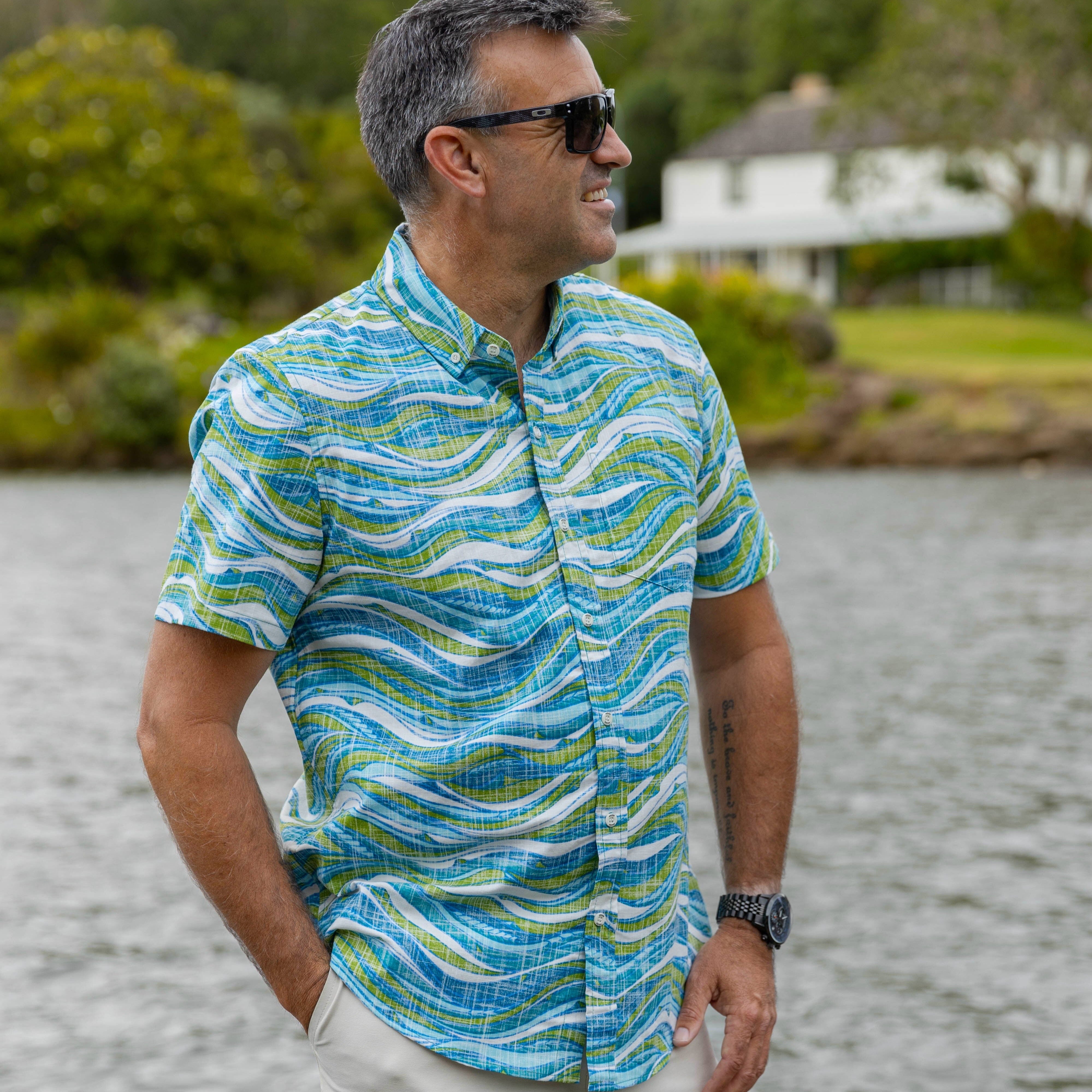 Men’s short sleeve shirt New Zealand – Kiwi Classic Rerenga wave print, NZ-designed smart casual menswear by Kaleo; premium, easy-care style